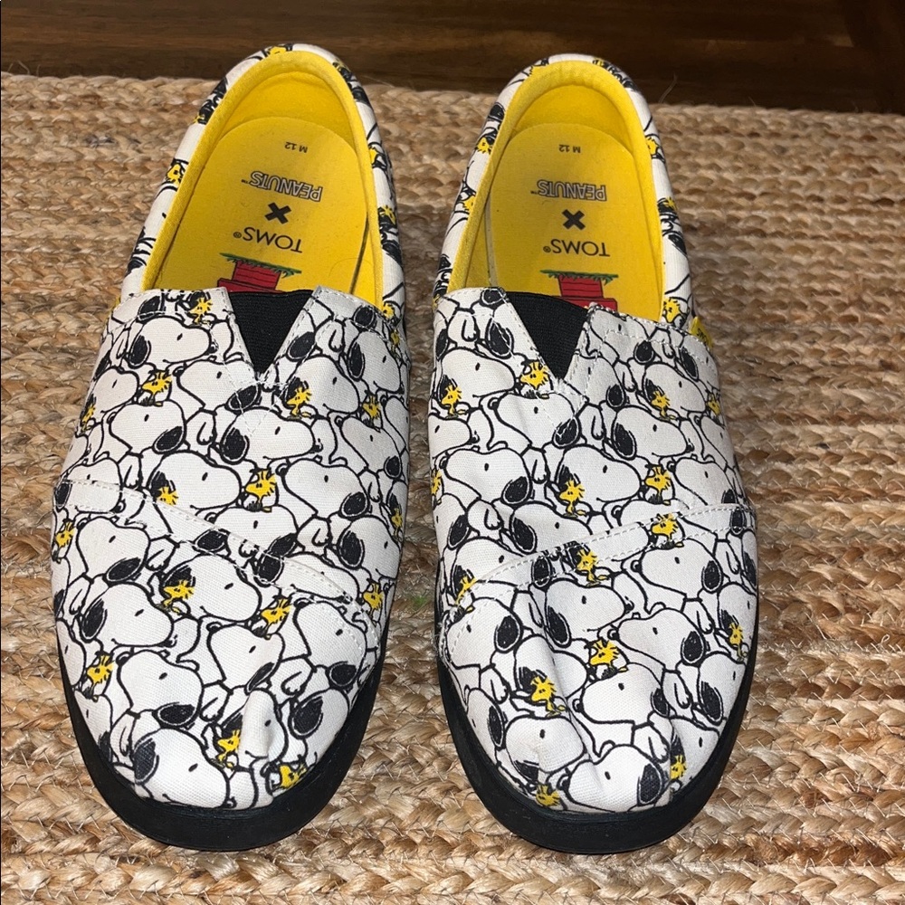 Mens Tom Peanuts Snoopy White and Yellow Slip-Ons shoes size 12 - Picture 2 of 8